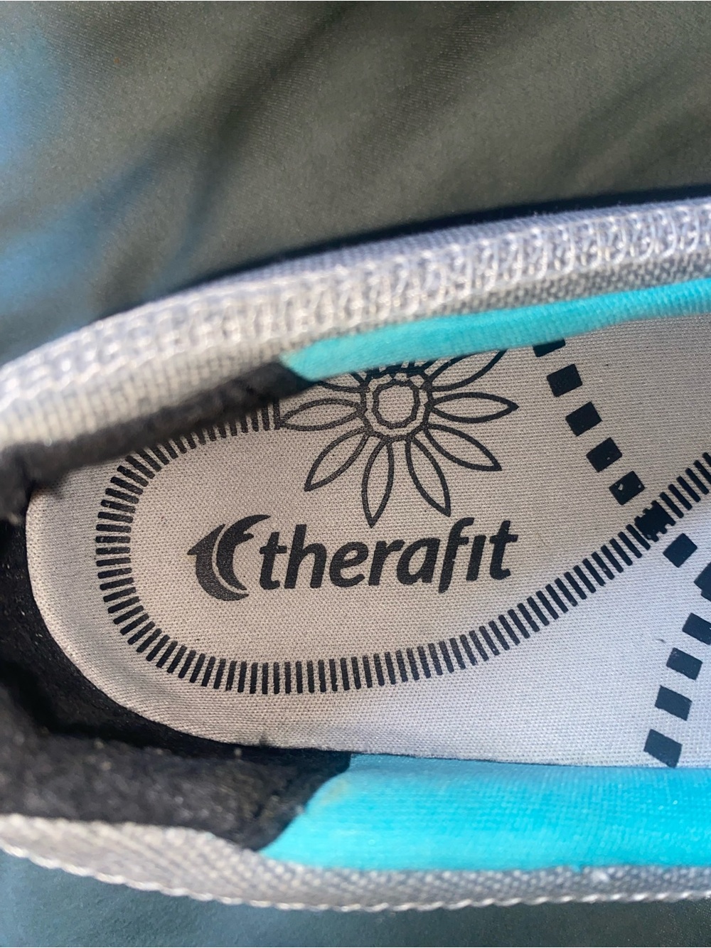 Therafit women's slip-on comfort walking shoes. New. SZ 8 - Picture 3 of 5